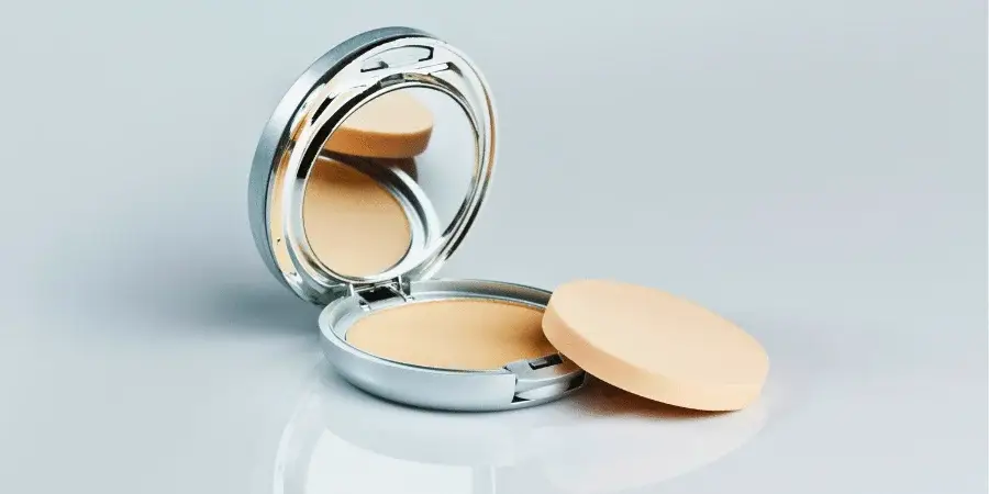 10 Everyday Items That Are About 5 Inches Long-A Compact Mirror